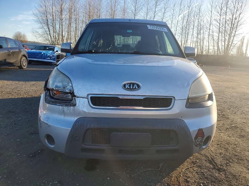2011 KIA Soul +
