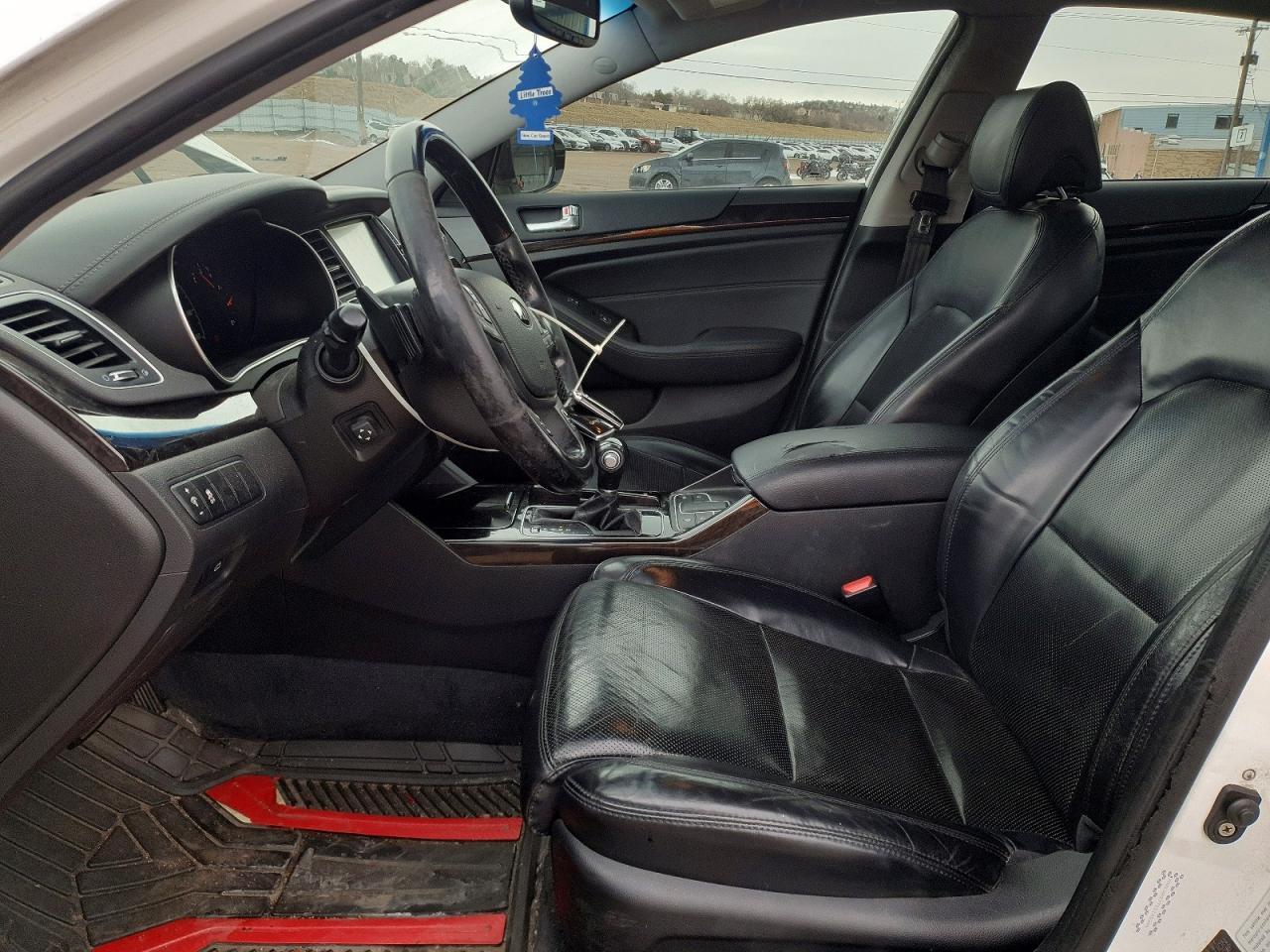 2014 KIA Cadenza Premium