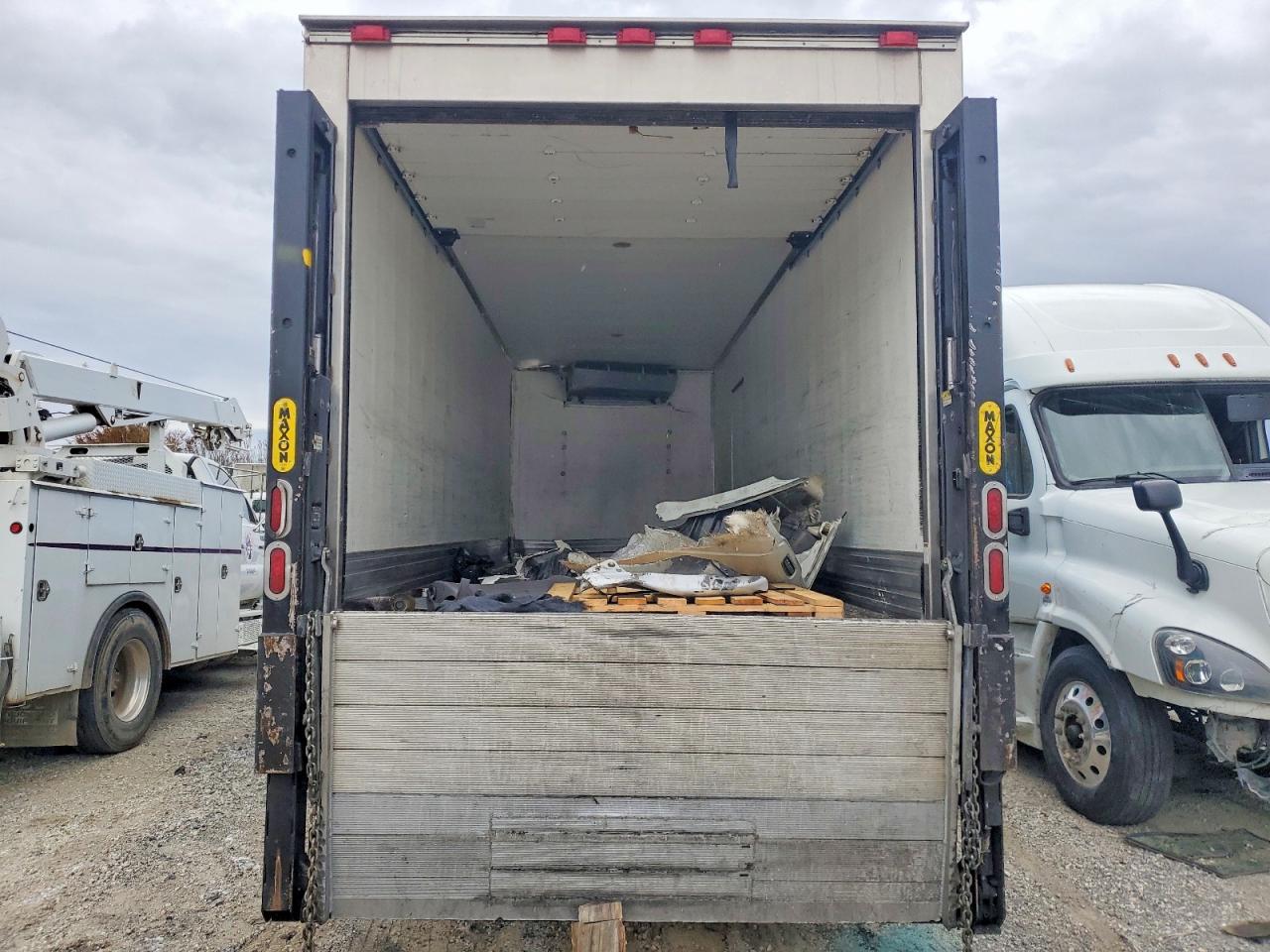 2016 Freightliner Business Class M2 Refrigerated BOX Truck