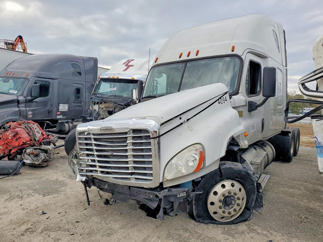 2014 Freightliner Cascadia 125 Semi Truck