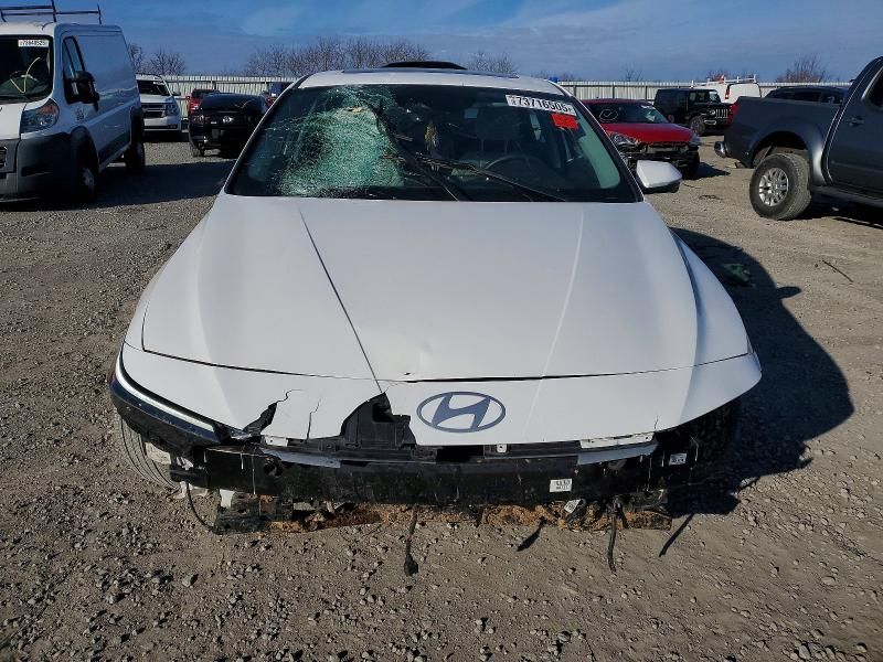 2024 Hyundai Elantra Limited