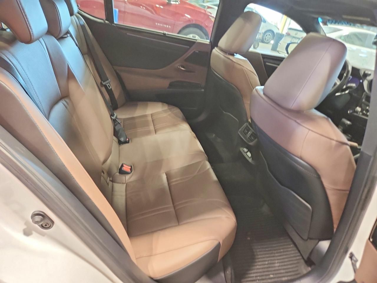 2025 Lexus Es 350 Base