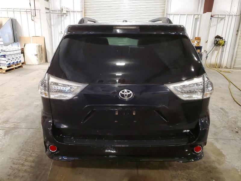 2015 Toyota Sienna Sport