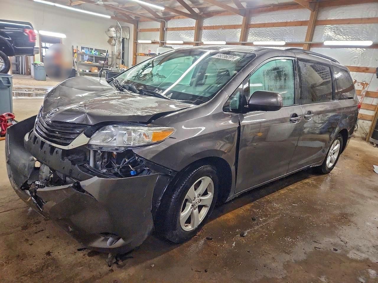 2012 Toyota Sienna le