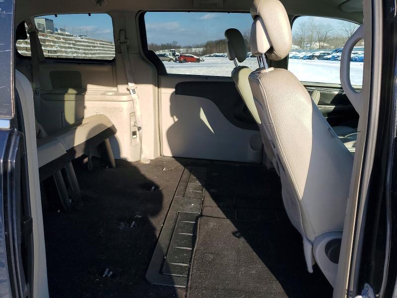 2013 Chrysler Town & Country Touring