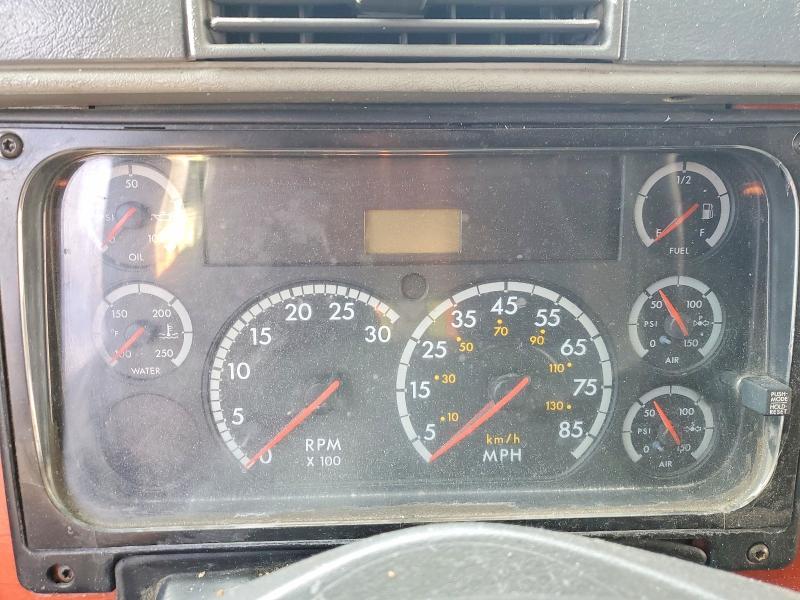 2006 Freightliner Columbia 120 Semi Truck