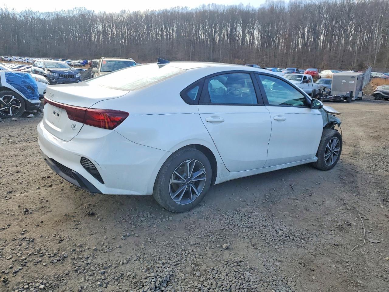 2023 KIA Forte lx