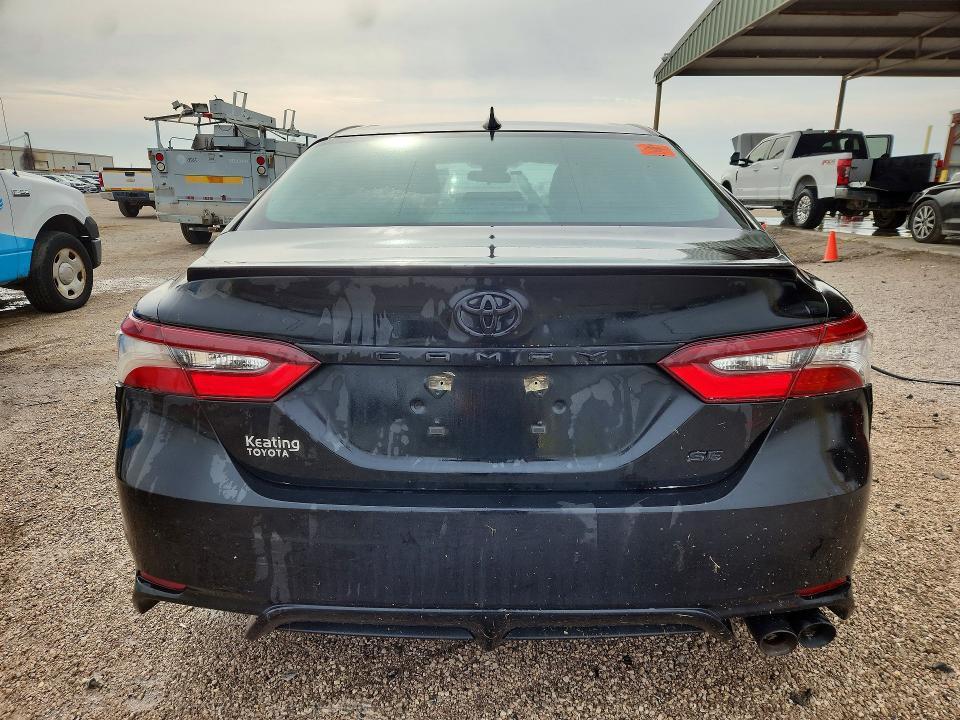 2022 Toyota Camry se