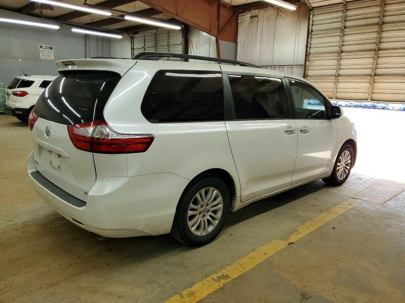 2016 Toyota Sienna xle