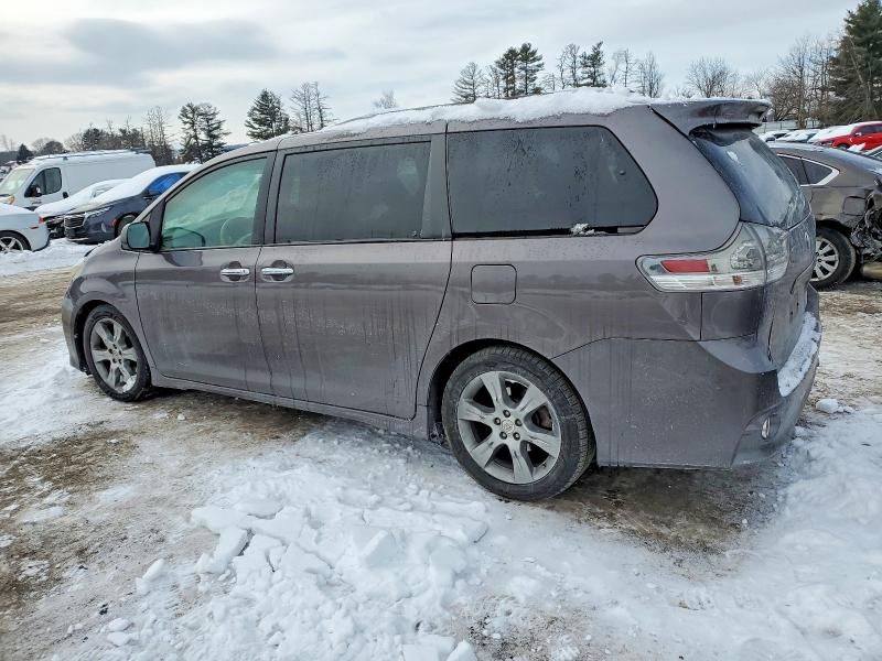 2013 Toyota Sienna Sport