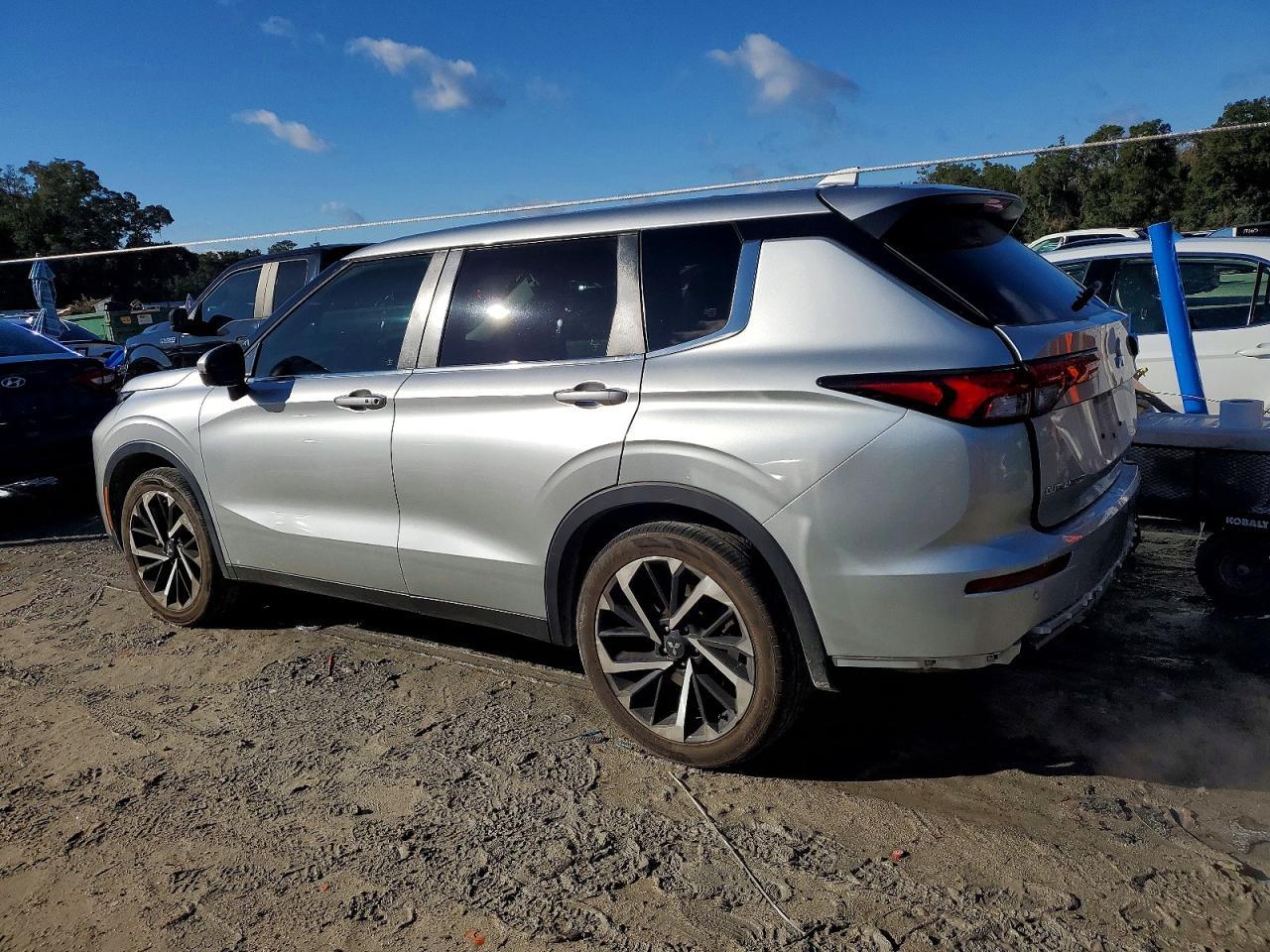 2022 Mitsubishi Outlander se