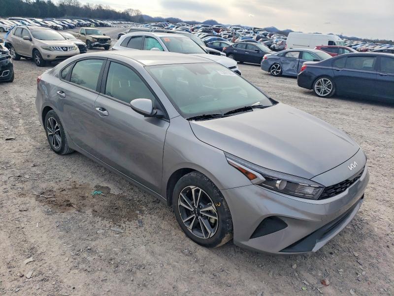 2024 KIA Forte lx