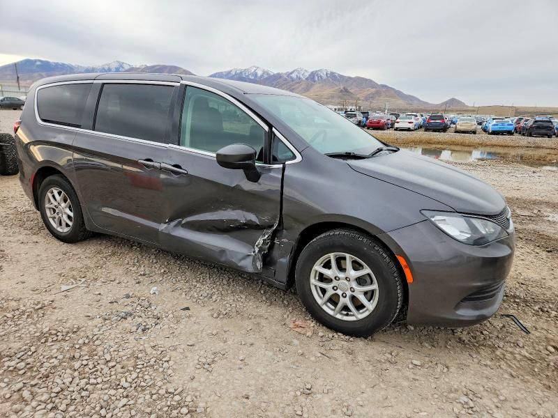 2020 Chrysler Voyager lx