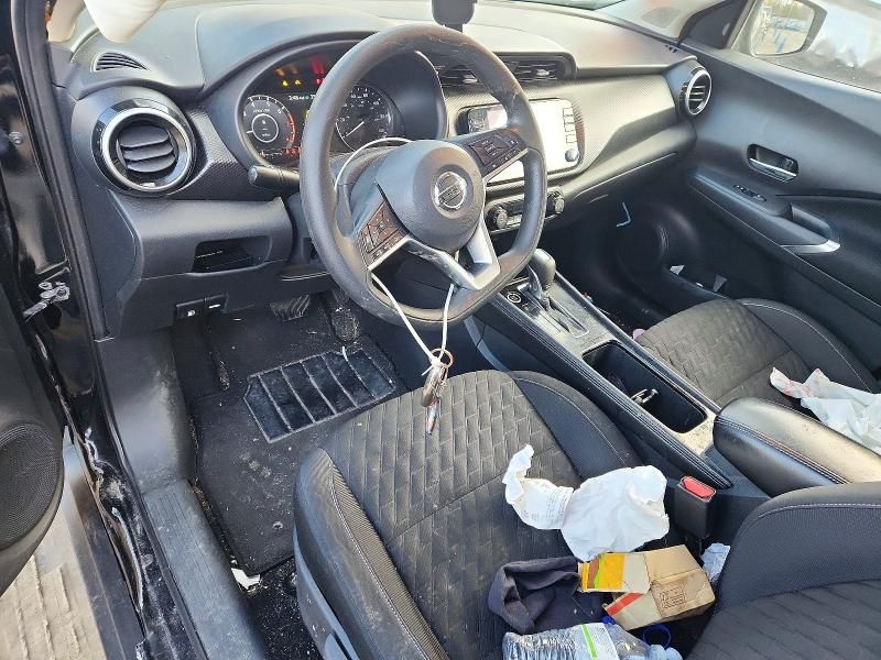 2021 Nissan Kicks sv