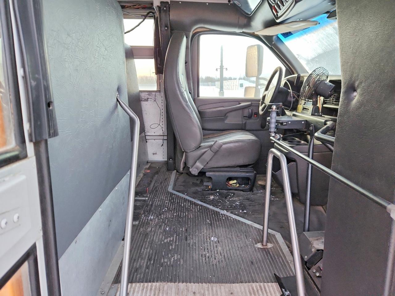 2010 Chev 2010 Thomas Minotour G3500-School Bus