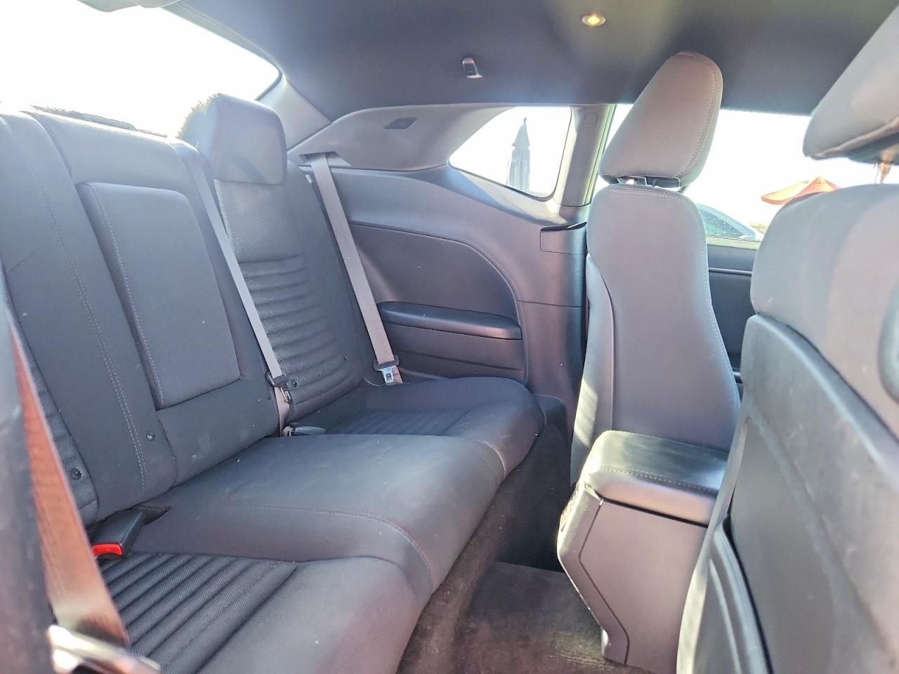 2013 Dodge Challenger sxt