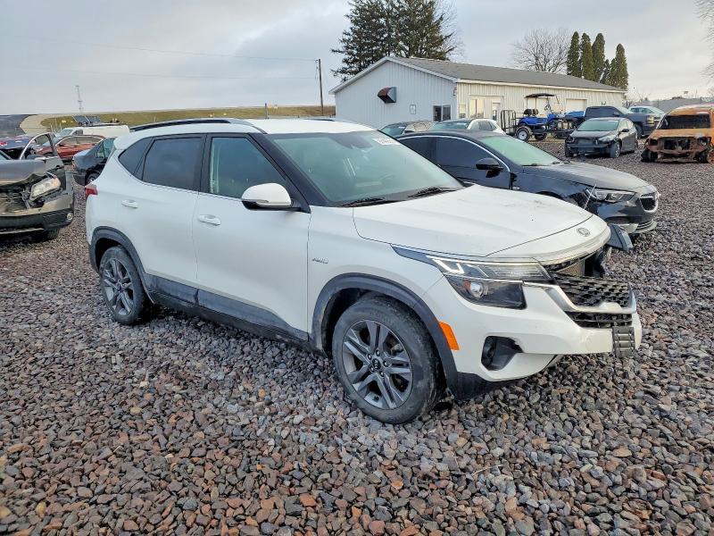 2021 KIA Seltos s