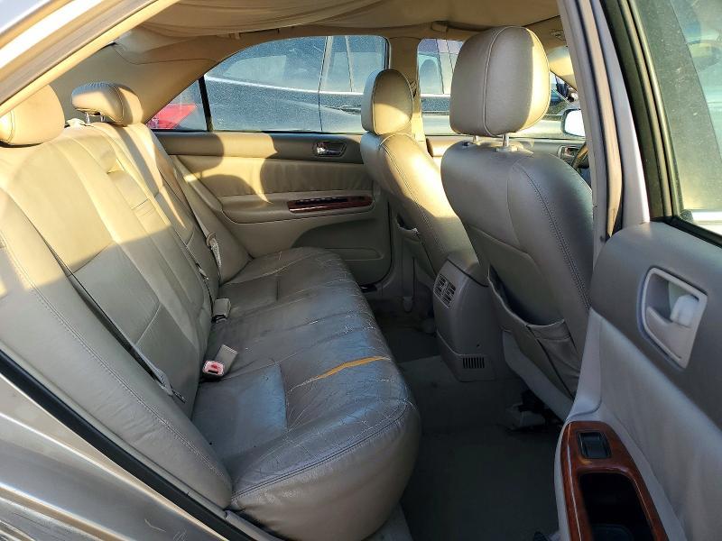 2004 Toyota Camry le