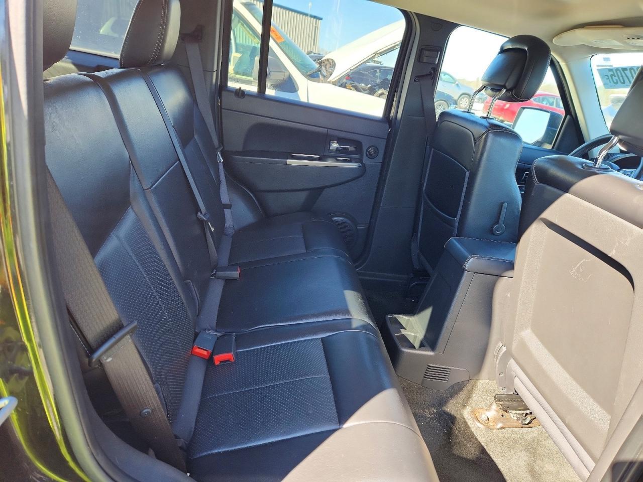 2012 Jeep Liberty jet