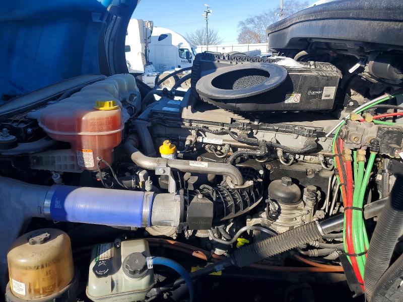 2020 Freightliner Cascadia 126