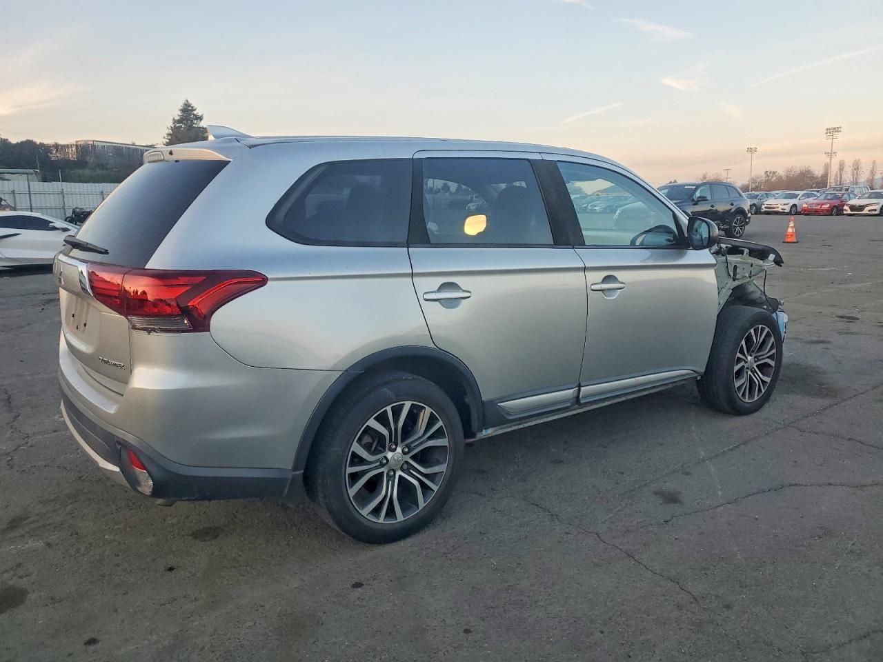 2018 Mitsubishi Outlander es