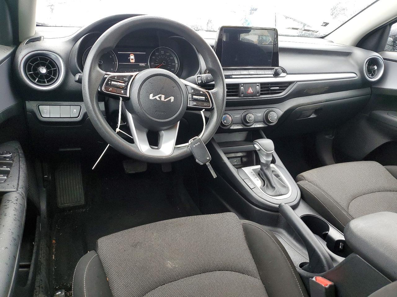 2024 KIA Forte lx