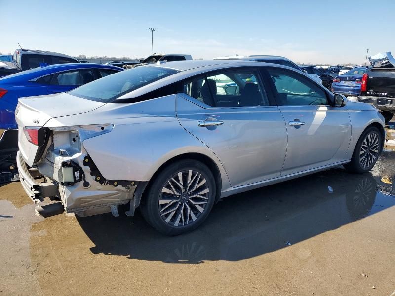 2023 Nissan Altima sv