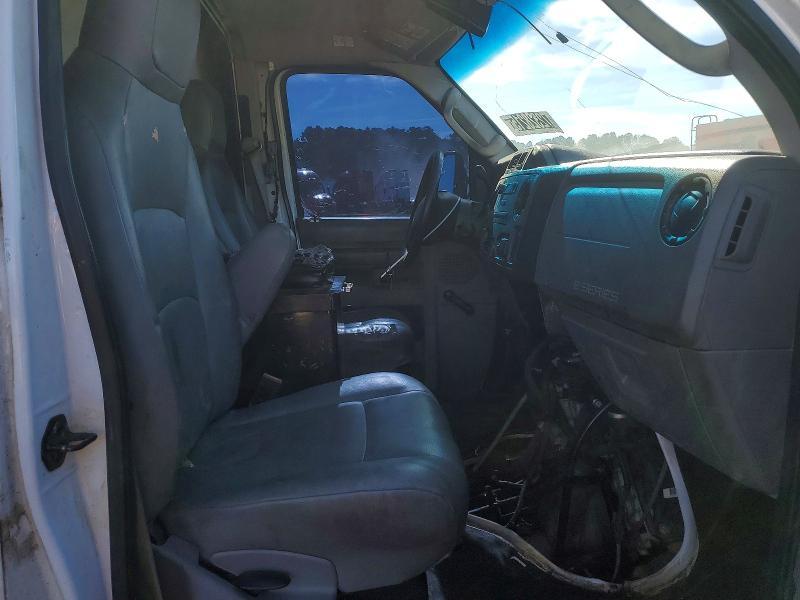 2013 Ford E350 BOX Truck