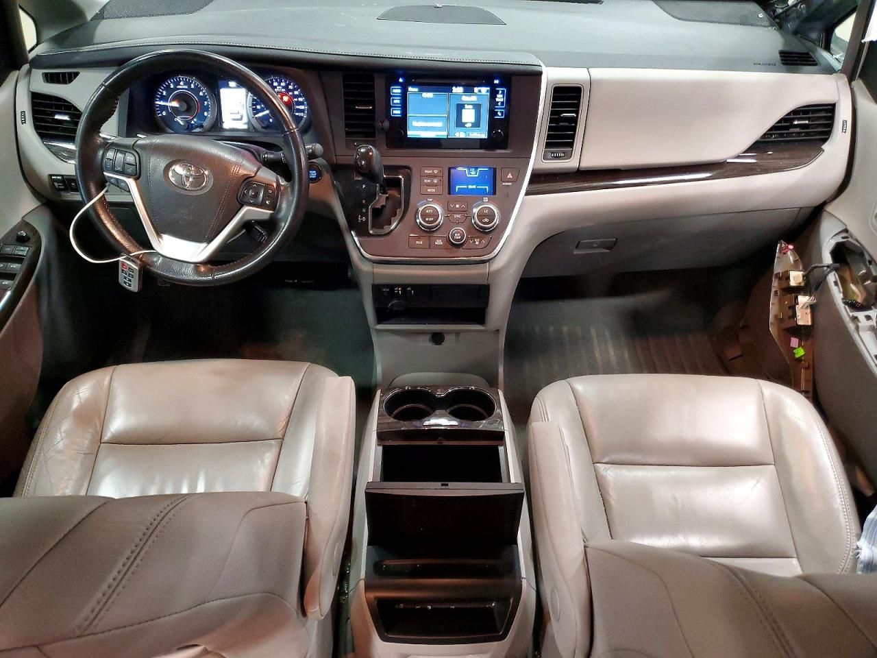 2016 Toyota Sienna xle