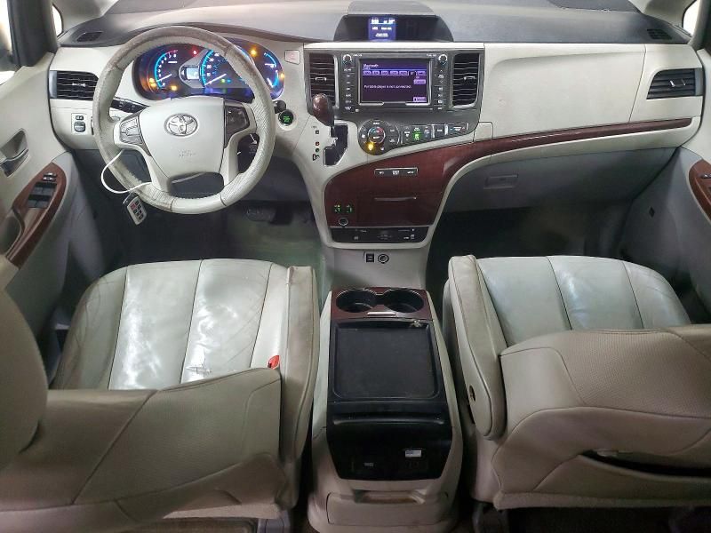 2011 Toyota Sienna xle