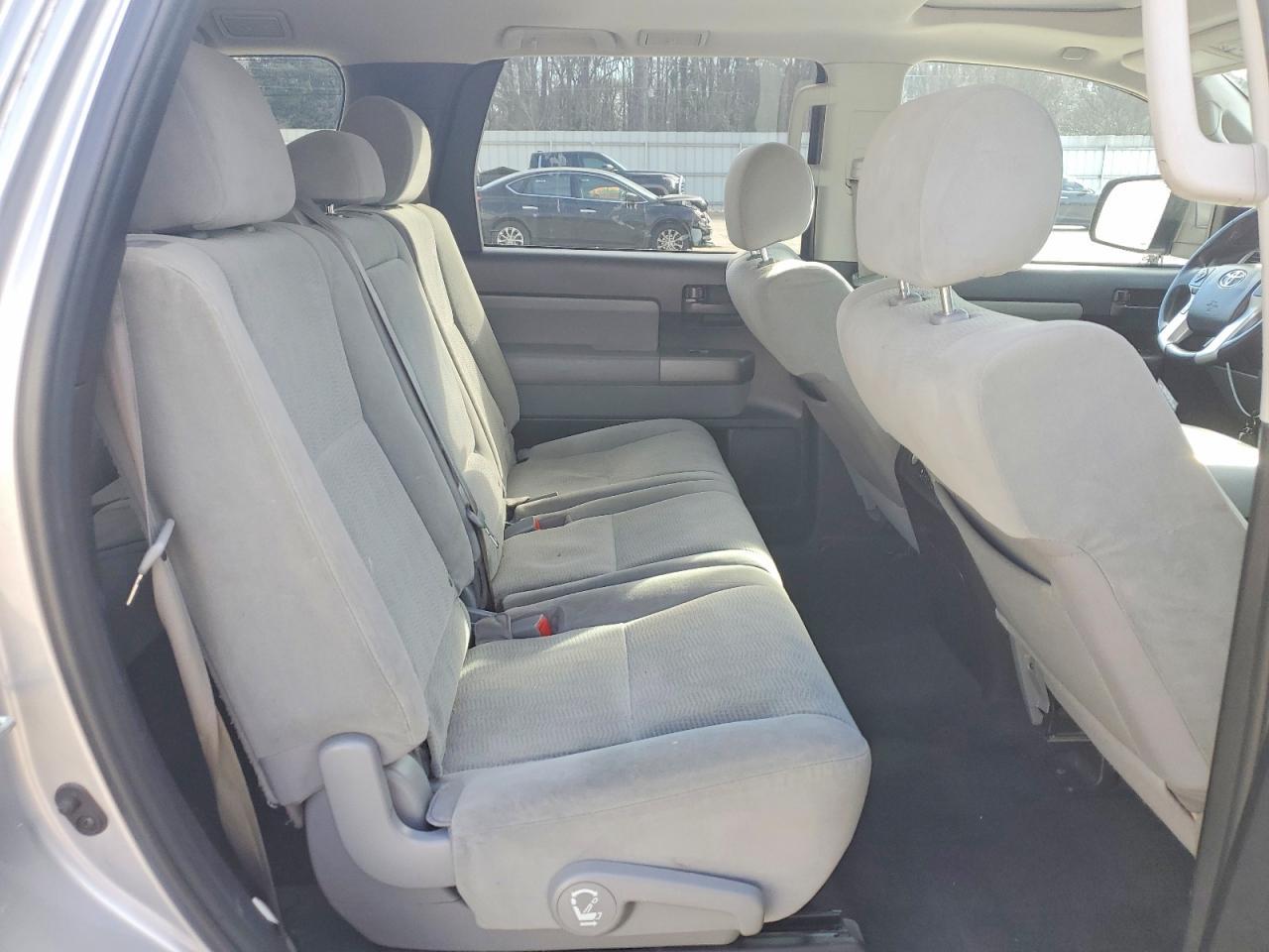 2015 Toyota Sequoia SR5
