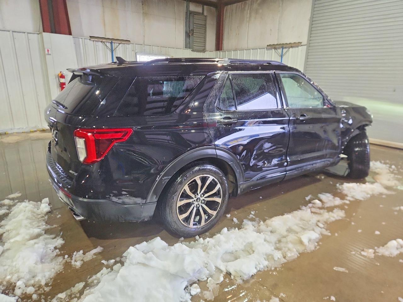 2022 Ford Explorer St-line