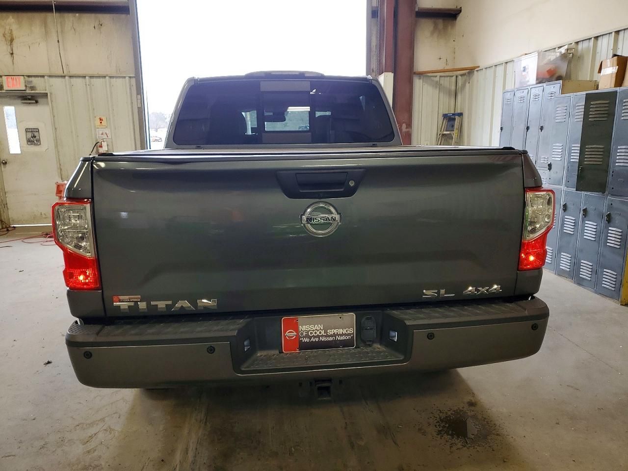 2017 Nissan Titan sv