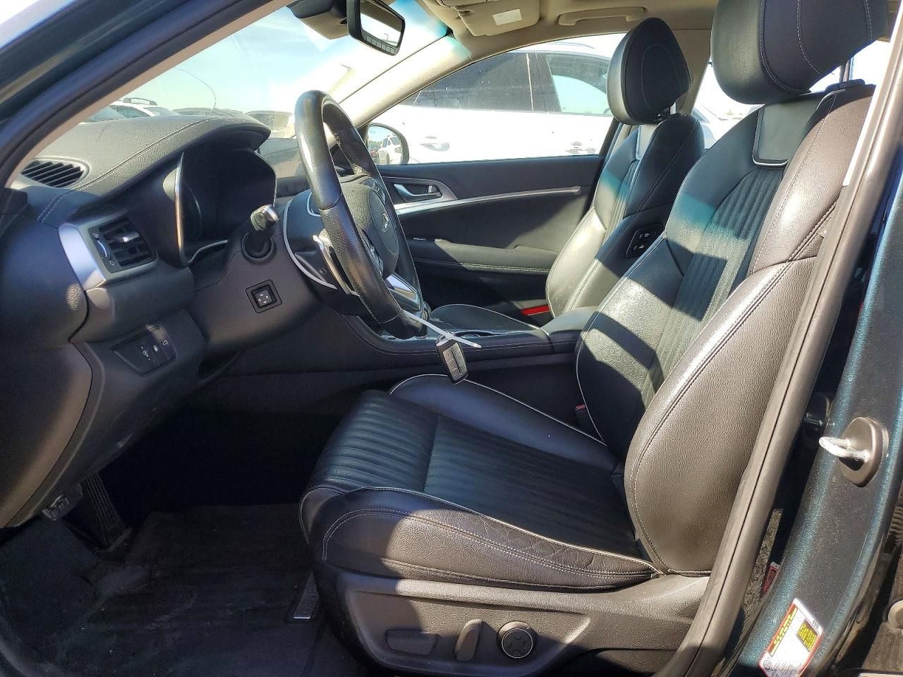 2022 Genesis G70 Base