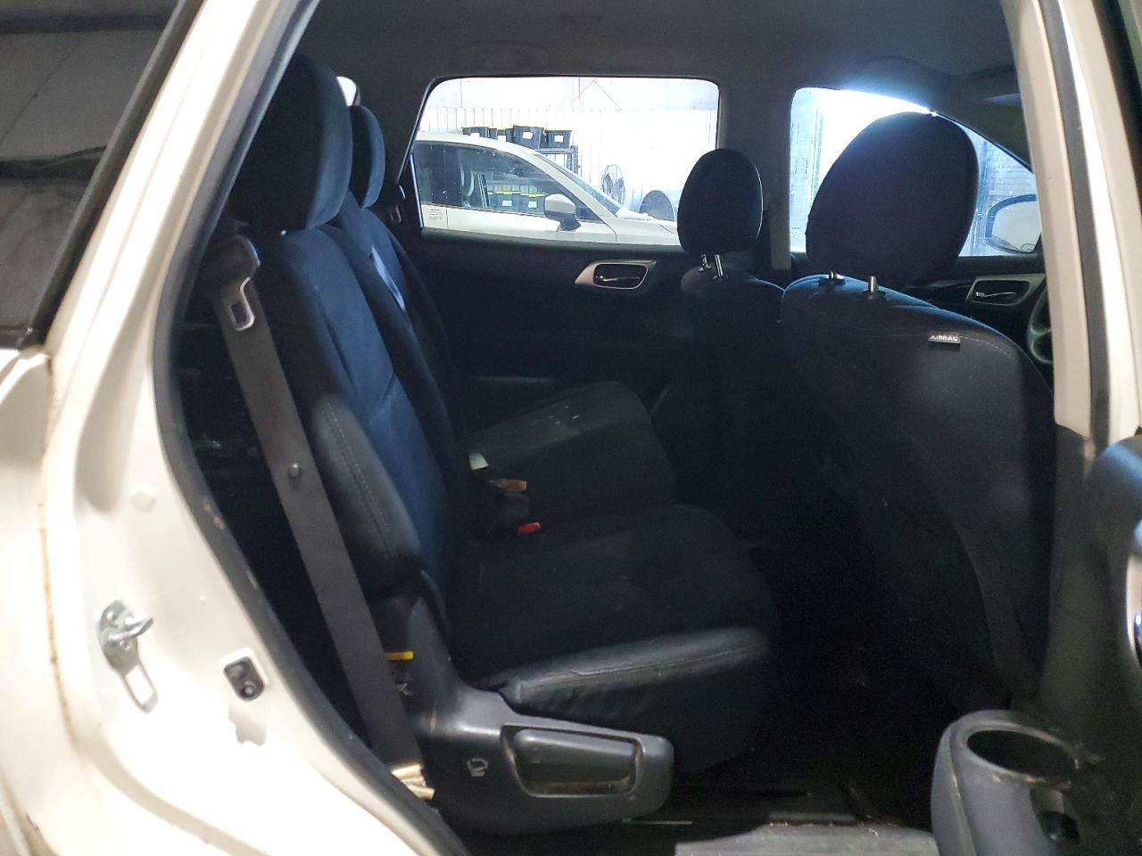 2016 Nissan Pathfinder s
