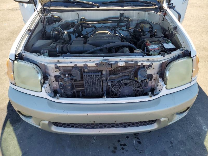 2003 Toyota Sequoia SR5