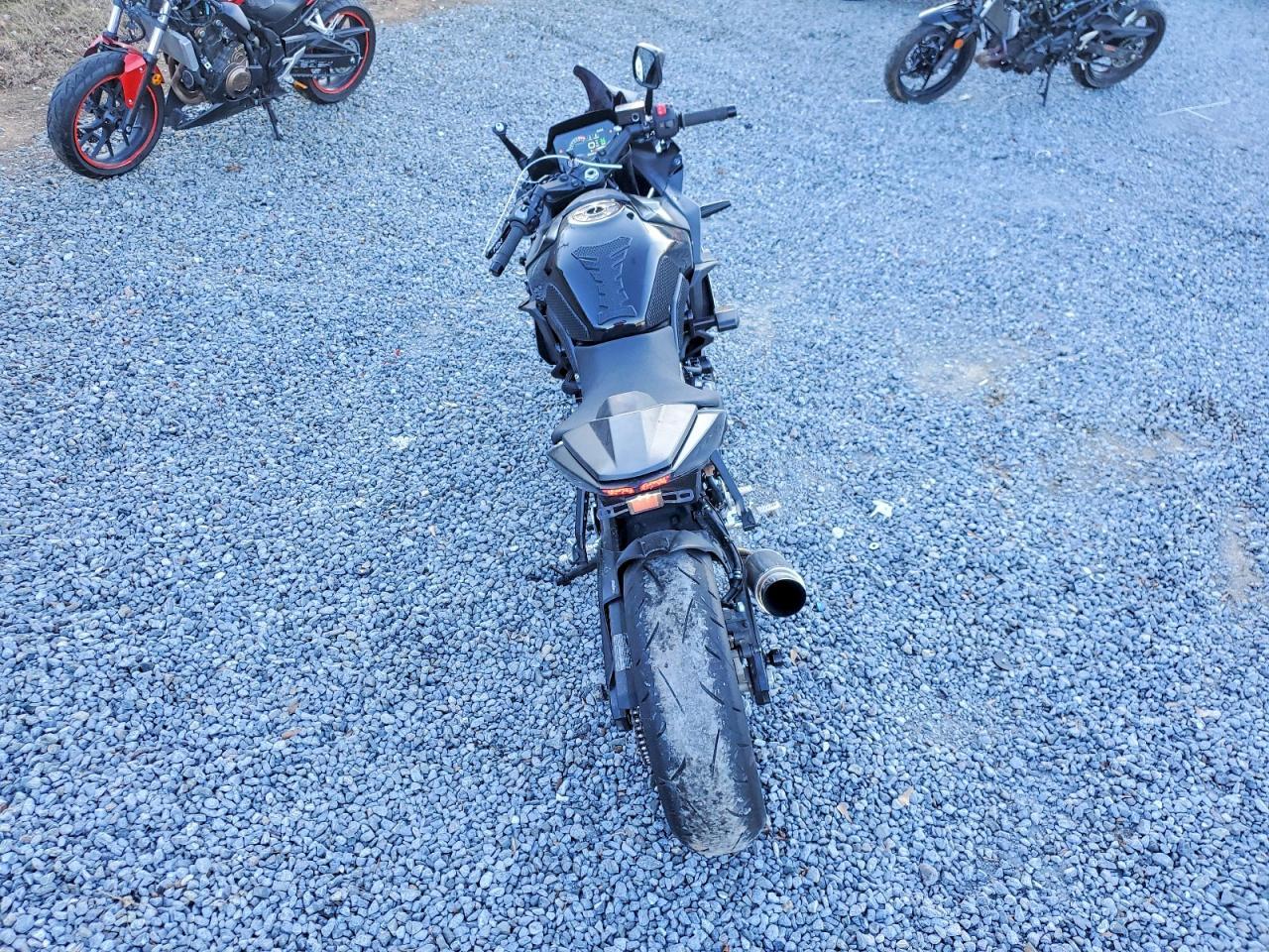 2025 Suzuki GSX800 F