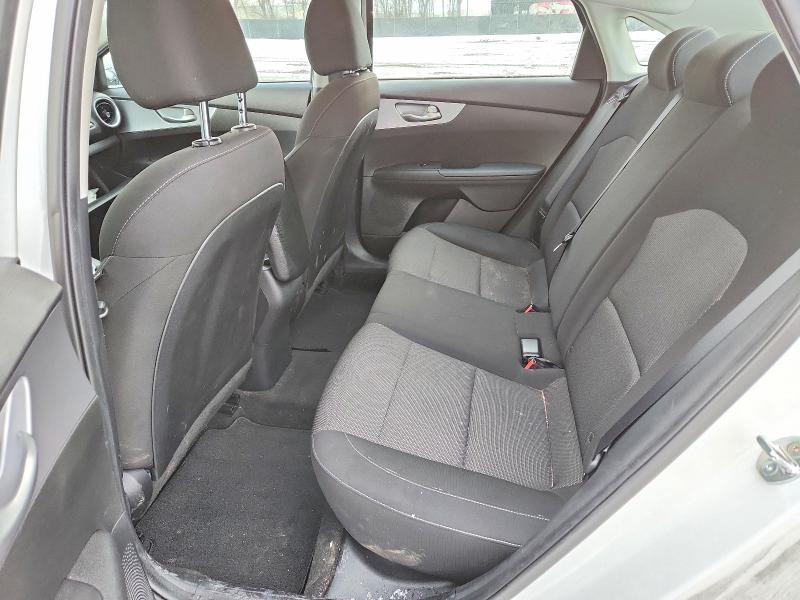 2023 KIA Forte lx