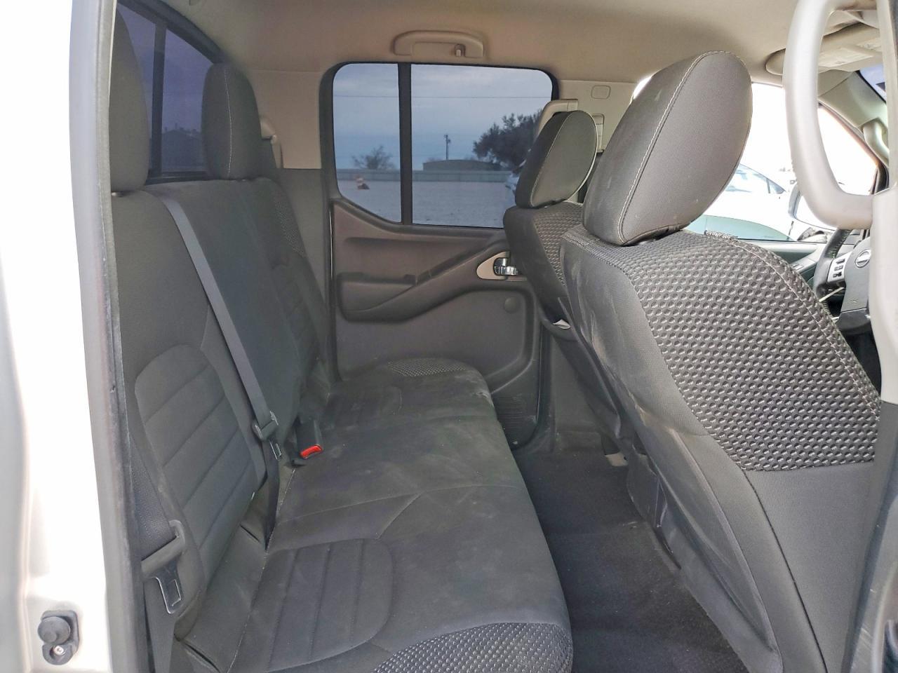 2016 Nissan Frontier S