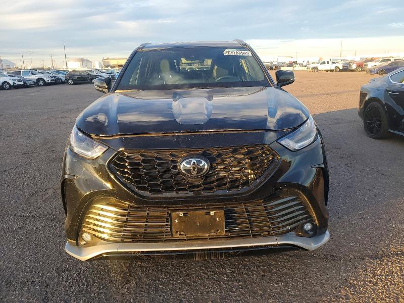 2025 Toyota Highlander le