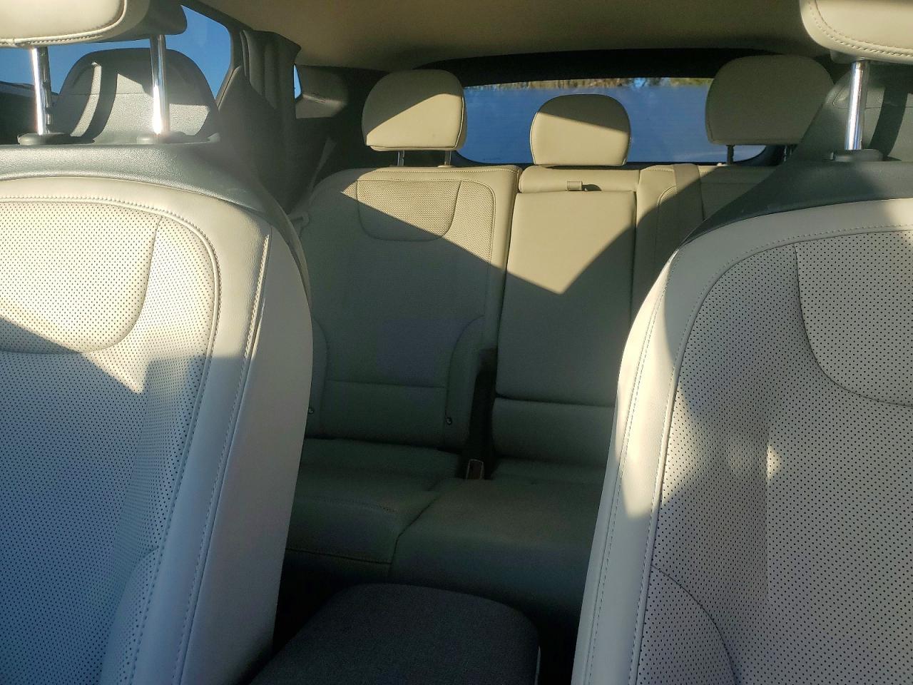2023 KIA EV6 Light