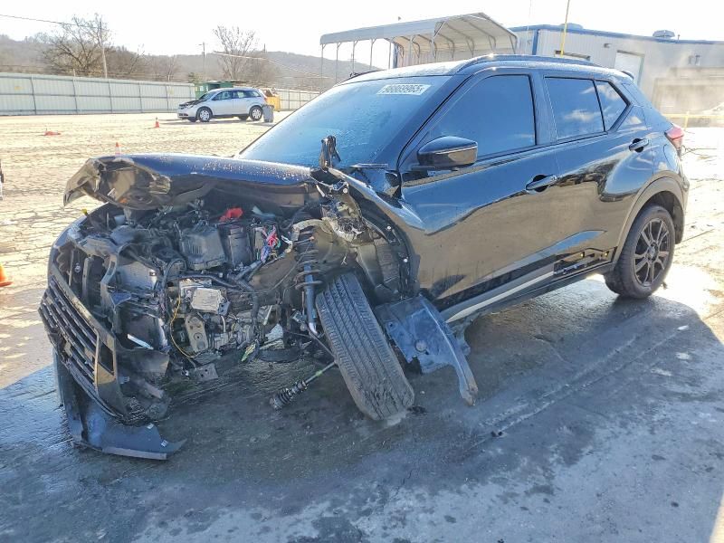 2024 Nissan Kicks sr