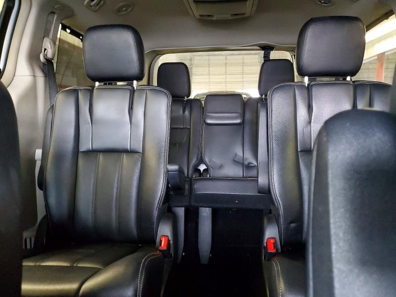 2014 Chrysler Town & Country Touring l