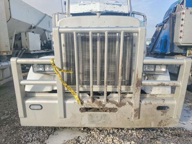 2003 Peterbilt 379 Semi Truck