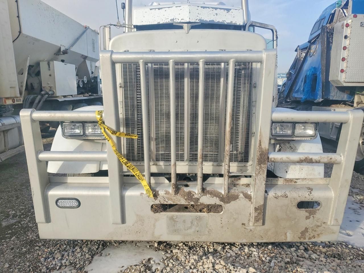 2003 Peterbilt 379 Semi Truck