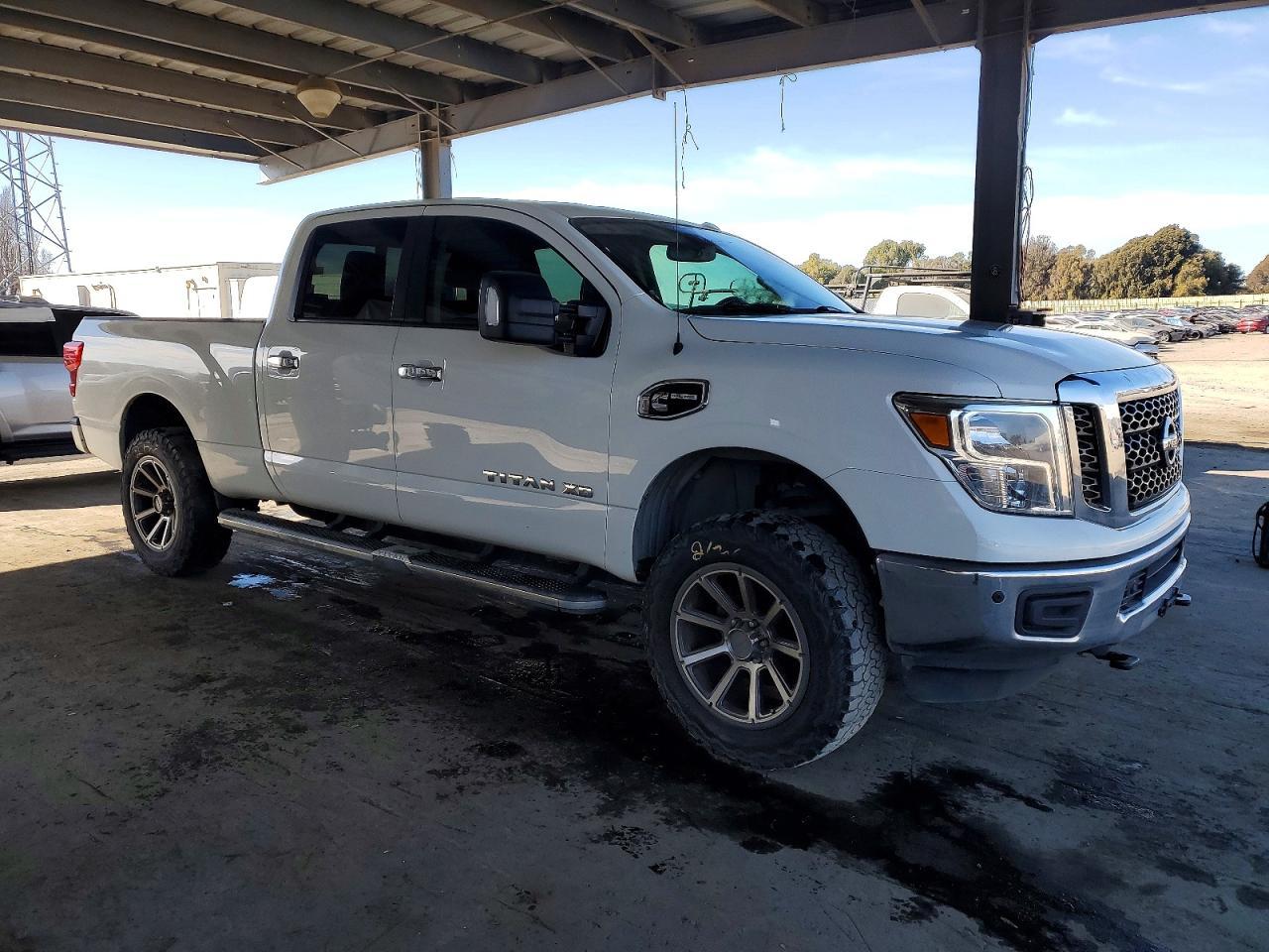 2018 Nissan Titan xd sl