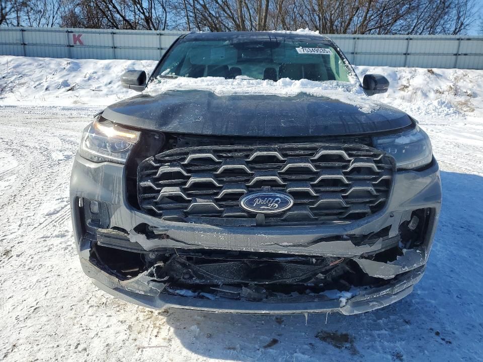 2025 Ford Explorer Platinum