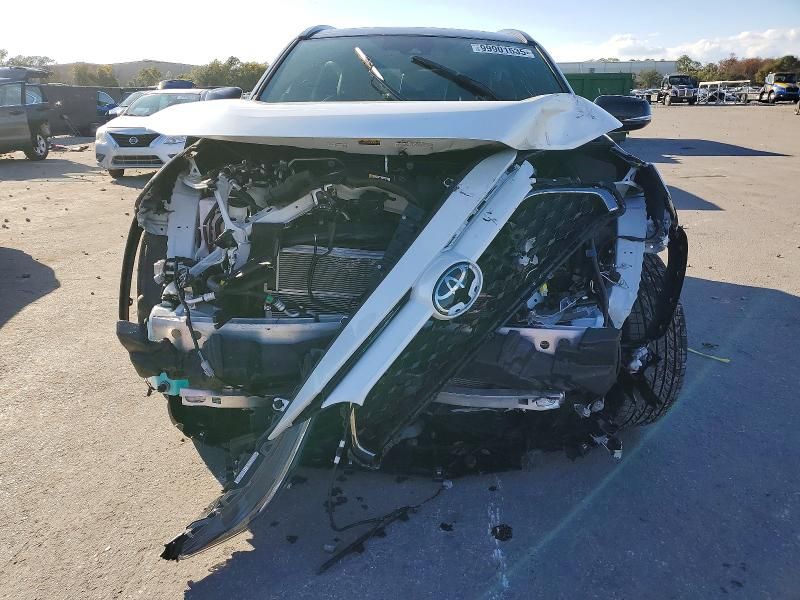 2025 Toyota Rav4 xse