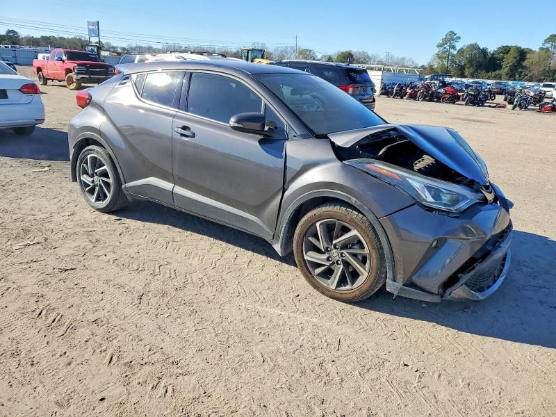 2021 Toyota C-hr xle