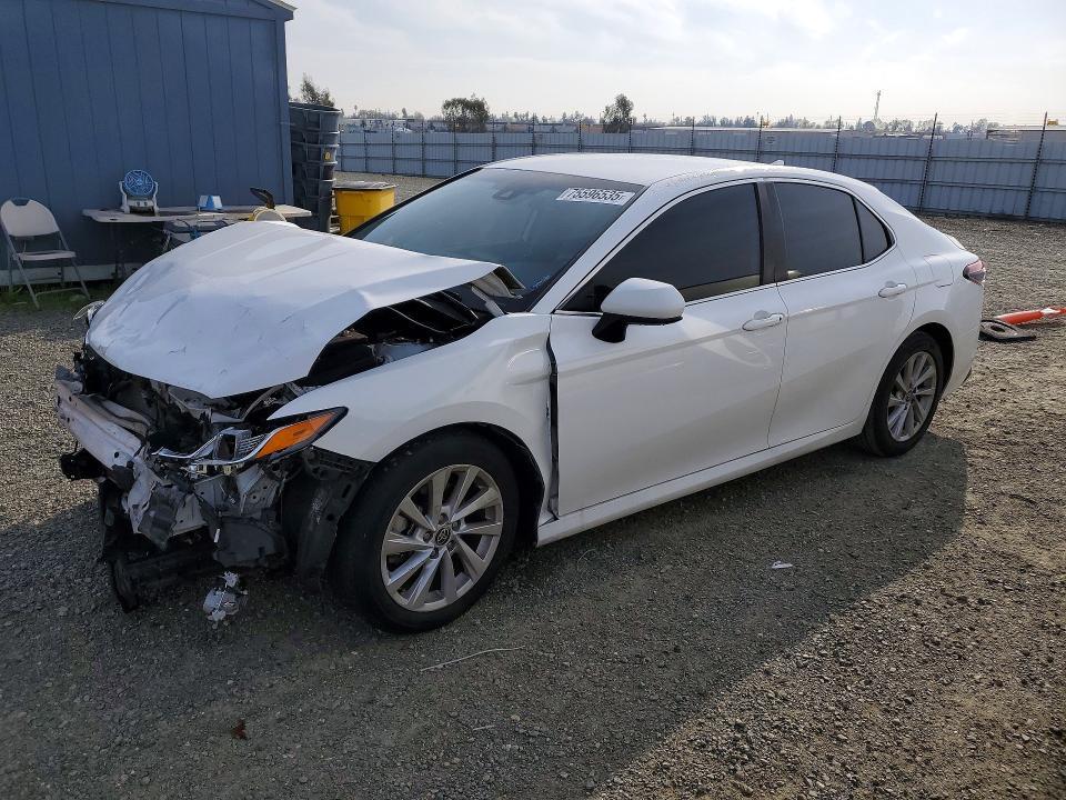 2021 Toyota Camry le